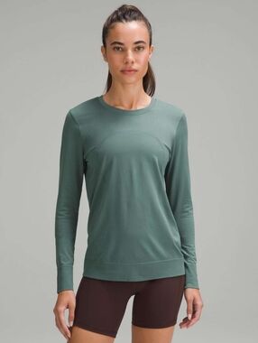 Lululemon Swiftly Relaxed fit Medium Forest size 8